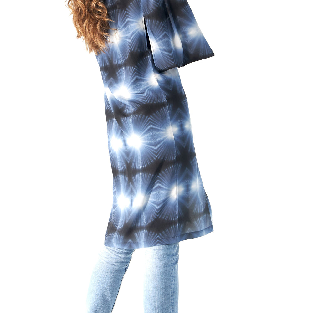 
                  
                    Babs Kimono: A Silk Masterpiece Inspired by NYC Rain
                  
                