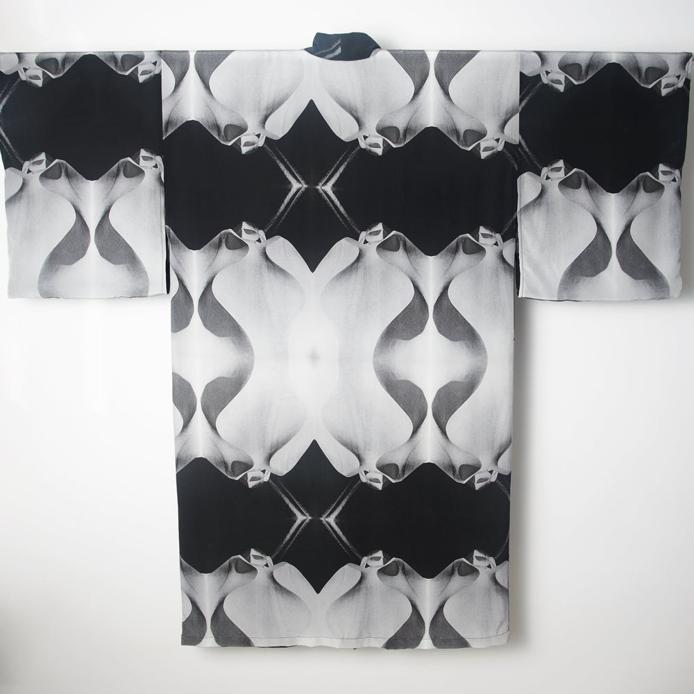 
                  
                    Babs Silk Kimono - Black/White La Pedrera Inspired
                  
                
