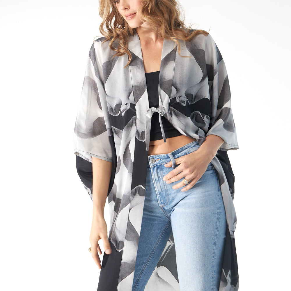 
                  
                    Babs Silk Kimono - Black/White La Pedrera Inspired
                  
                