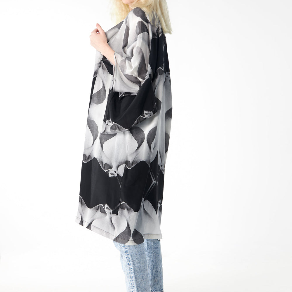
                  
                    Babs Silk Kimono - Black/White La Pedrera Inspired
                  
                