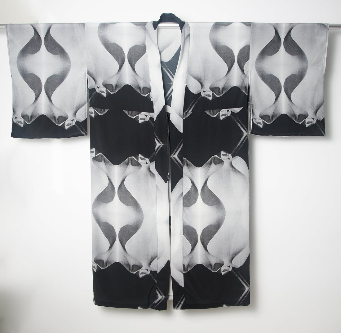 Kimono - Black/White Stone Man