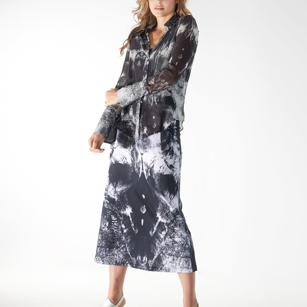 
                  
                    Babs Body-hugging Midi Skirt - Black/White Nature Print Design
                  
                