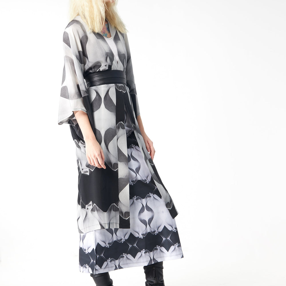 
                  
                    Babs Silk Kimono - Black/White La Pedrera Inspired
                  
                