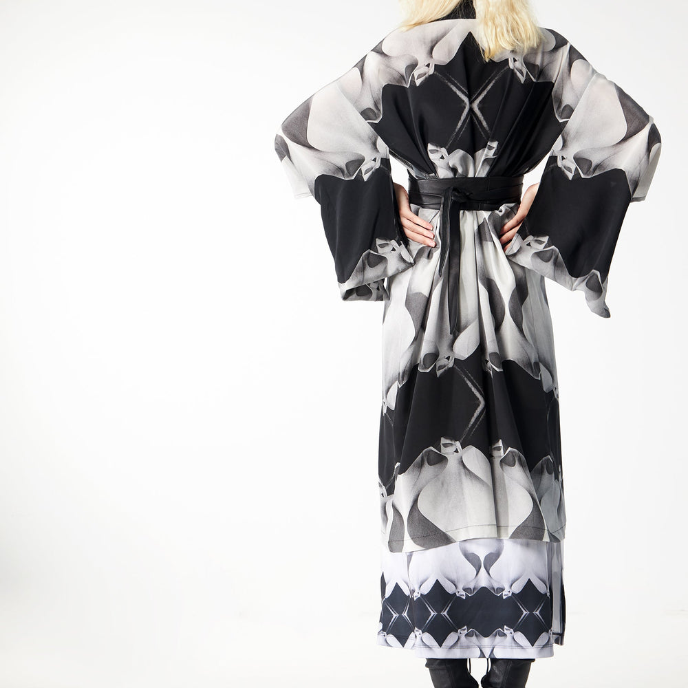 
                  
                    Babs Silk Kimono - Black/White La Pedrera Inspired
                  
                