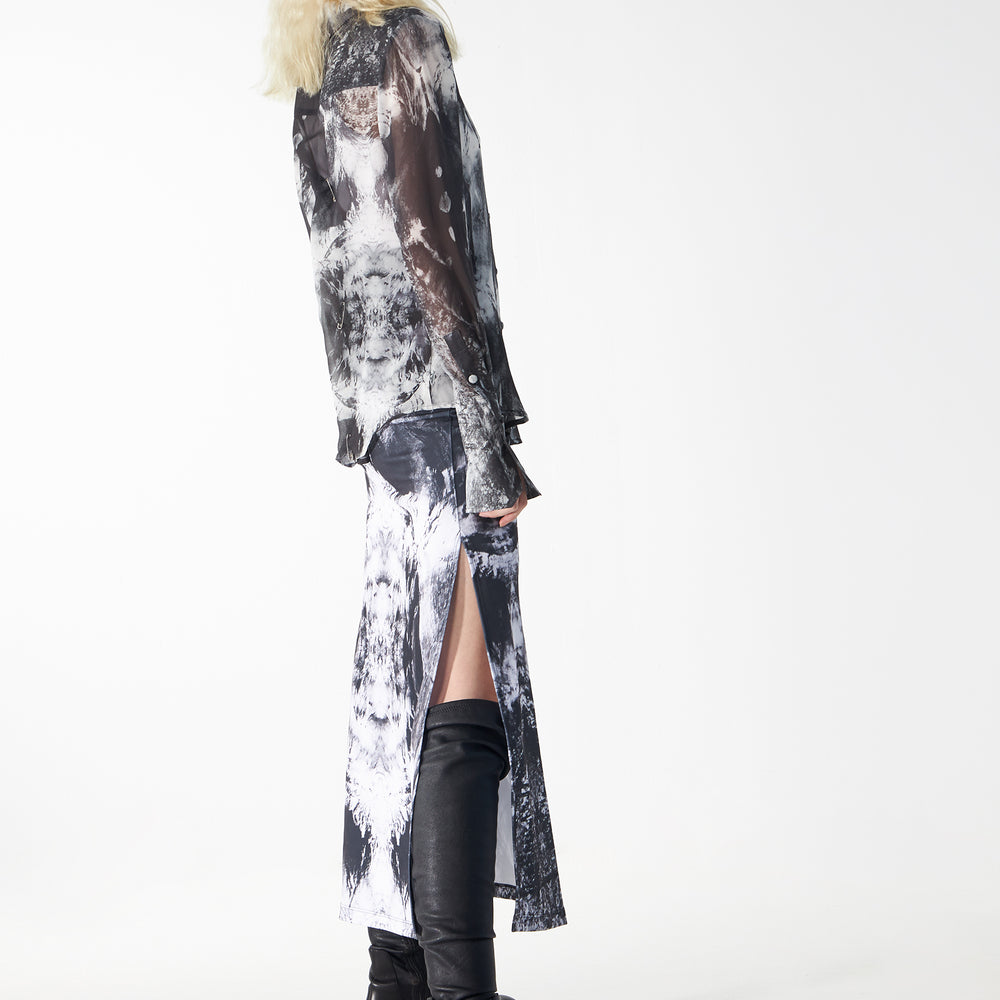 
                  
                    Babs Body-hugging Midi Skirt - Black/White Nature Print Design
                  
                